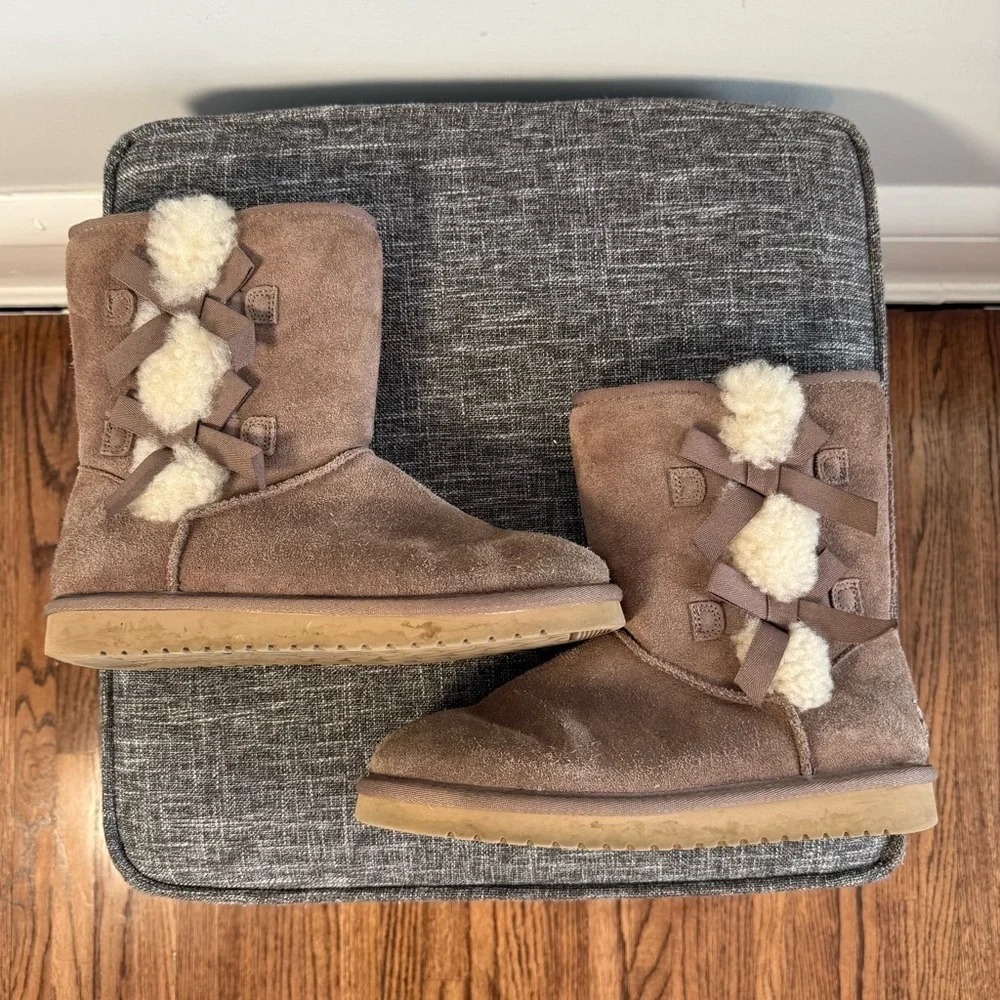 Koolaburra Cozy Winter Boots with Fur Lining, Size 9
